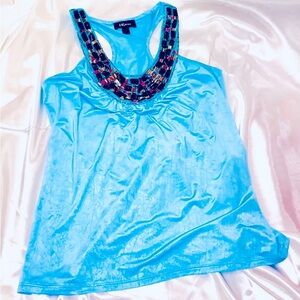 a Beautiful sleeveless shirt